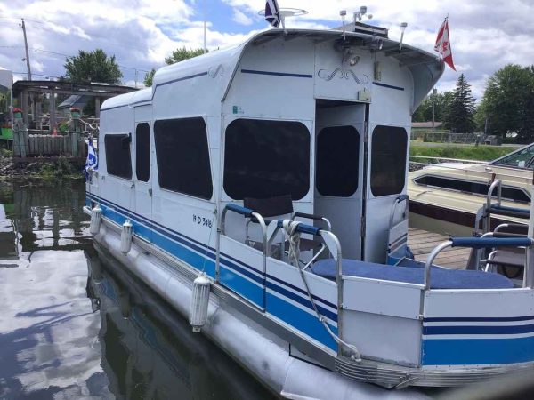 Bateau maison artisanal